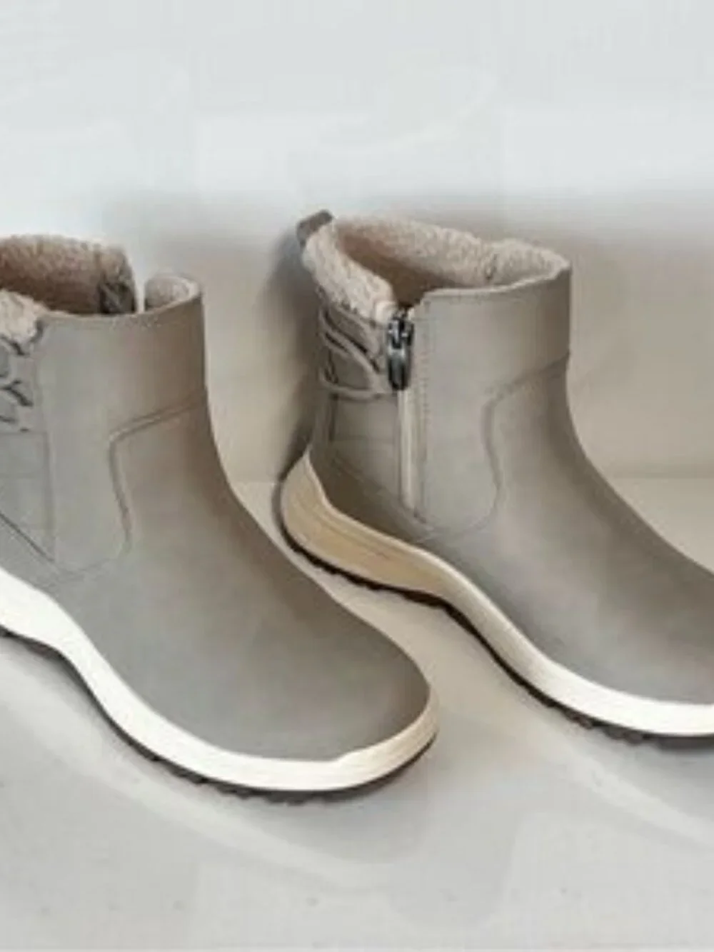Khombu Sarah Water Repellent Ankle Boots